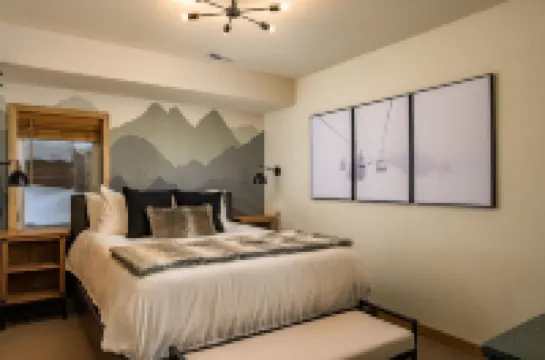 Cozy Breck Chalet - Private Sauna, Hot Tub, Fire Pit + 1.5mi to Breckenridge!!