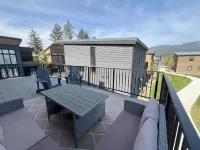 15 Mins. to Ski Resort, Clubhouse Hot Tub + Steam Room, 5 Mins. to Downtown WF