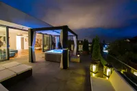 Villa Aich  Appiano-Your Holiday Home with Private Pool -Near Kalterer See u Bozen Hotel a Appiano sulla Strada del Vino