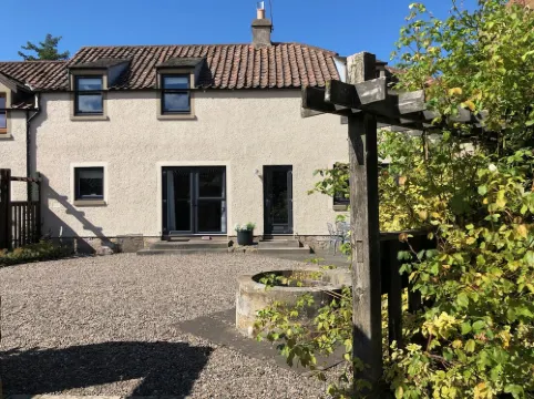 A beautiful renovated modern but homely cottage by St Andrews.
