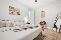 Historic District Gem - 2BR/2BA, Walk to Forsyth Park - Lower Level
