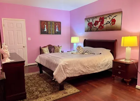 Luxurious Home Away From Home Отели в г. Небско