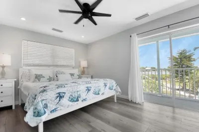 Waterfront Paradise with Private Dock & Pool - Naples/Marco Island Summer/Snow Hotels near Endless Summer Adventures