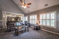 NEW Southern Charm ATL 4 Bdr/3 Bath Executive Home Hotel di Norcross