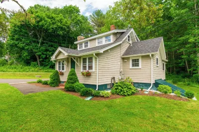 Cozy cottage -Close to Downtown Camden! Hotels near Camden Overlook
