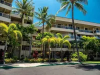 Family Retreat Resort Condo- Full Kitchen, AC, Laundry- Walk to Beach and Shops