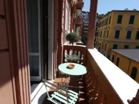 House Ilda city center 5 minutes from the station and 10 minutes ferries 5 TERRE
