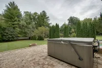 Spacious Quiet Retreat with Hot Tub and Walk to River Minutes to Harpers Ferry