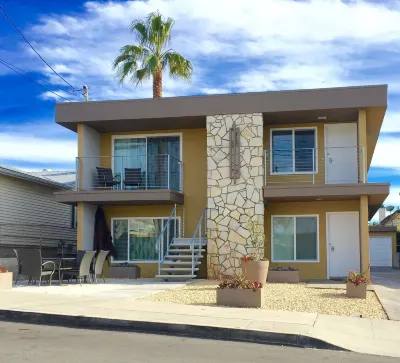 LOWER UNIT- 50 STEPS TO THE BEACH, WALK TO VILLAGE, OceanView
