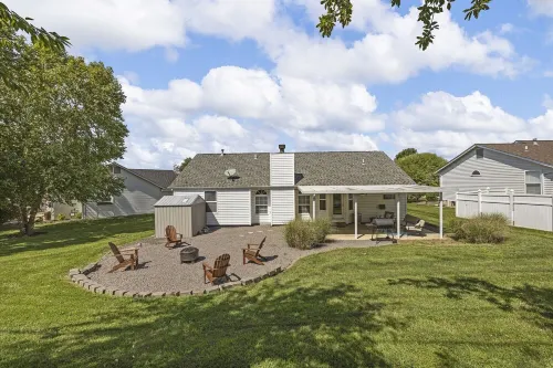 Sage Haven Ranch Retreat, Yard, Fire Pit, BBQ, Office space, Close to shopping Hotels in O'Fallon