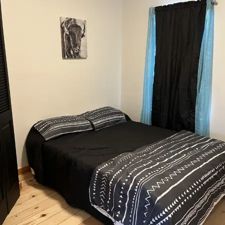 Rural farmhouse minutes from Caballo Lake!
