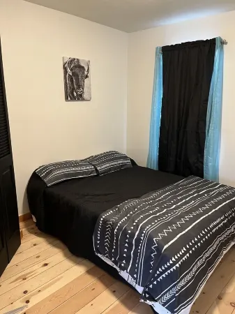 Rural farmhouse minutes from Caballo Lake!