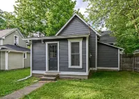 Cheerful 2-bedroom Cottage in Downtown Noblesville