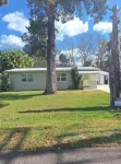 cozy home 2mls from beach access 10 mls to racetrack TRAILER parking available!! Hoteles en Port Orange