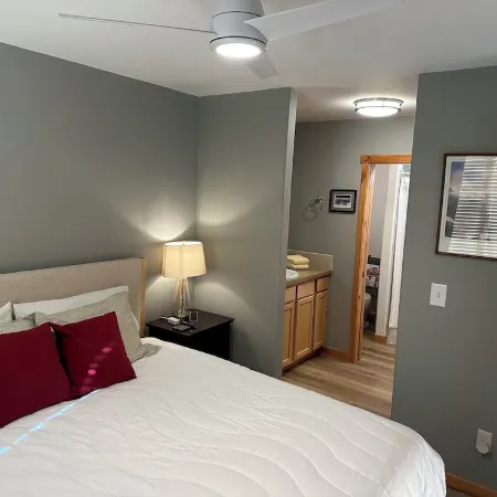 Perfect Location! - EV charger, downtown, shuttle, + private hot tub & garage!