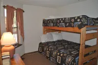 Mountainside condo in a Colorado playground! Hotels near The Juniper Tree