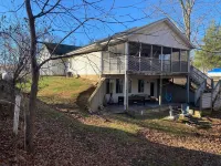 FAMILY FRIENDLY LAKE HOUSE WITH FABULOUS SCREENED PORCH