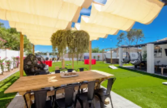 Luxury Lakeside Adventureland!