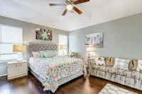 Charming 3BD/ Office/Yard & Pet-Friendly