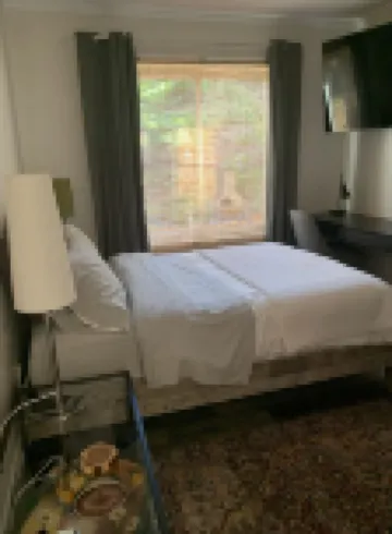 Clean Private Bedroom,Bathroom. Private entrance. Lovely Gated Neighborhood.