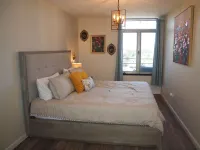 Newly Renovated Cozy Condo in Midtown Crossing