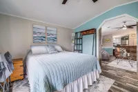 Waterfront Home on deep canal, private dock, close to boat ramp Ft Island Trail Hotels near Withlacoochee Bay Trail. 10201 N Suncoast Blvd Crystal