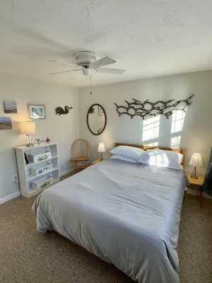 Ocean views, private access to beach, quiet, comfortable condo in far east Ptown