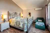 Inn Kognito 1 Lakefront, hot tub fire pit Kalahari 2nd house next door available Kalahari Resorts & Conventions - Poconos附近的飯店