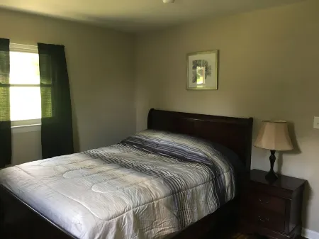 Watkins Glen lake view rental Отели в г. Reading