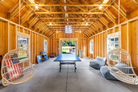 New 4-bedroom House with Swimming Pool–Just a 10-minute Walk to Town