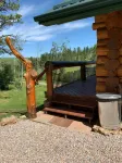 The Perfect 'Get Away' Beautifully Crafted Log Cabin On Private Reservoir