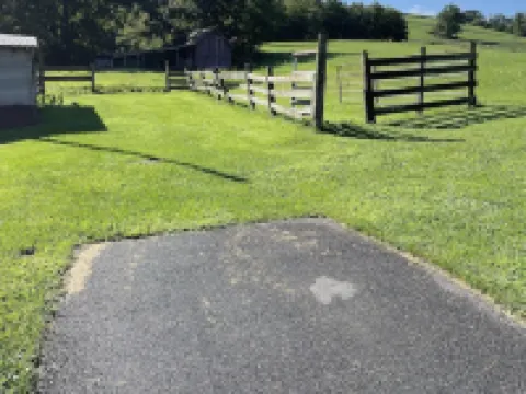 Chad’s place 4- Bedroom 2-BR home at Smoke Hole Wi-Fi -Pet Friendly- sleeps 8-10 Pendleton County otelleri