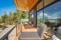 Beach Access, Traeger Grill, Peloton & Bay View