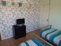 Cromer Holiday Home, Beach and Cromer Town 5 minutes walk away.