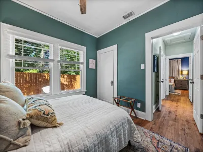 Charming Three Bedroom One Bath Bungalow Located n Dixieland Historic District Hotels near Publix Liquors at Oakbridge Centre