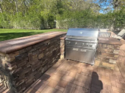 Cozy Hamptons get away, pool, minutes from beaches, shops, restaurants and more!