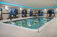 Courtyard Buffalo Airport Отели в г. Чиктовага