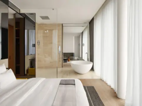 Roomers Baden-Baden, Autograph Collection