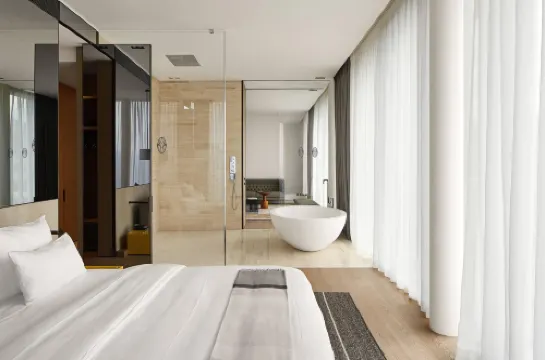 Roomers Baden-Baden, Autograph Collection