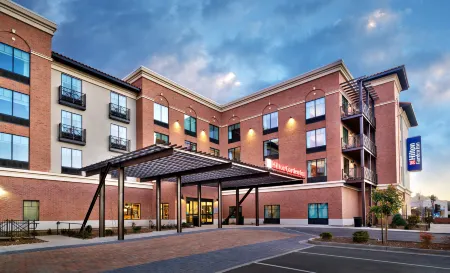 Hilton Garden Inn Prescott Downtown Отели рядом с достопримечательностью «Университет Эмбри-Риддл Аэронаутикал в Прескотт»