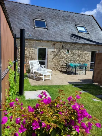 Penty breton 3 minutes from the beach Отели в г. Комбри