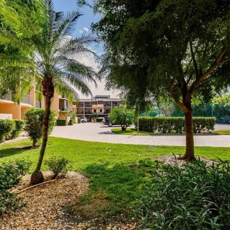 Marco Island Townhouse walking distance to South End Beach