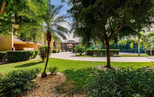 Marco Island Townhouse walking distance to South End Beach