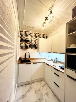 Ground Floor Entire Holiday Apartment - Self Checkin & Checkout - 公寓