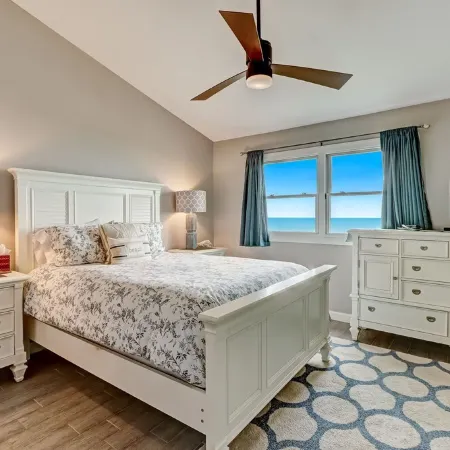 Fall in Fla! Updated Ocnfrt Condo w Country Club Perks!- Ocnfrt  Pool & Golf