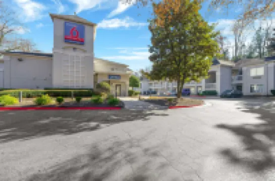 Studio 6 Tucker, GA - Atlanta Northlake Hotels in Tucker