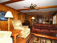 500' Lakeshore, 2 Docks, Sand Beach, Sleeps 10, A/C, Pontoon Boat for Rent Hotels in Hunter