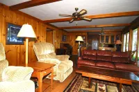 500' Lakeshore, 2 Docks, Sand Beach, Sleeps 10, A/C, Pontoon Boat for Rent
