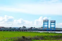 Waterfront Boutique Bungalow 3 Walk to Ferry to San Francisco Free WIFI Parking