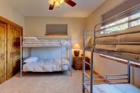 "Pagosa's - Hill Top House" Hot Tub/Pool Table/Decks/Fire Pit/ Pet Friendly